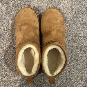 UGG minis size 10
